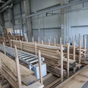 SWS Masīvkoka uzglabāšana